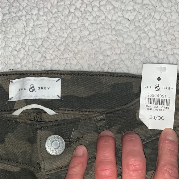 Lou & Grey NWT Camo super solids legged jeans👏 - Picture 2 of 4